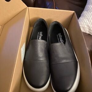 Softwalk size 8 black slip ons